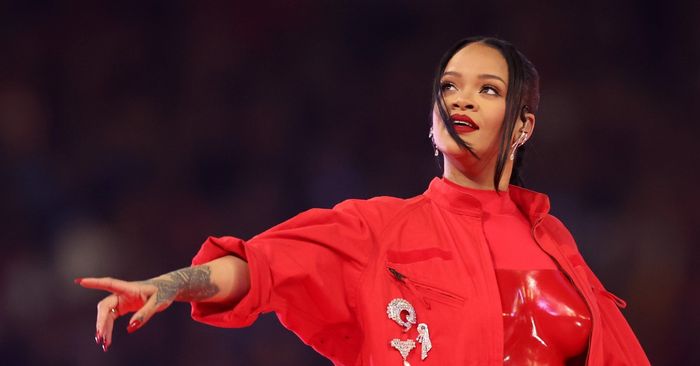 Just about every Fenty Products on Rihanna’s Facial area at the Super Bowl