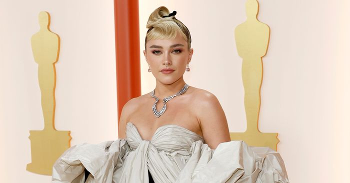 Florence Pugh’s Red Carpet Appear Wowed at the 2023 Oscars