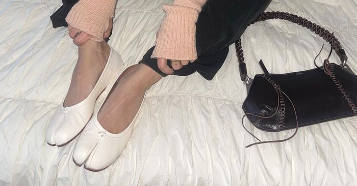 The 31 Greatest Fashionable Flat Footwear on the Online