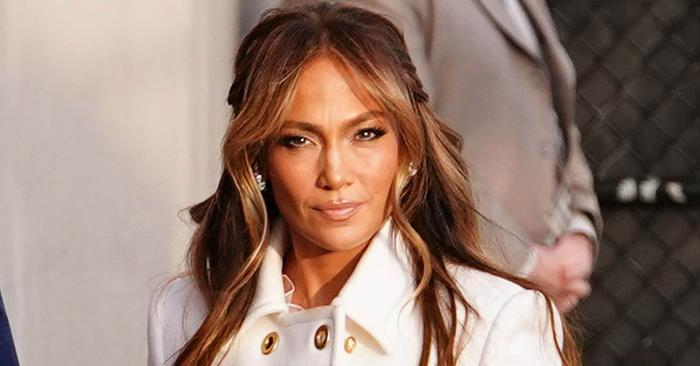 Jennifer Lopez’s Wicker Hermés Kelly Bag Is Ideal for Spring