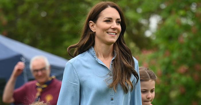 Kate Middleton Wore Skinny Cargo Jeans to an Outdoor Event